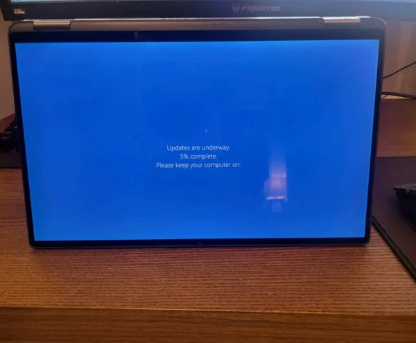 Dell Latitude 7400 2-in-1 Laptop | i7-8665U | 16GB RAM | 512GB SSD | Windows 11 Pro
